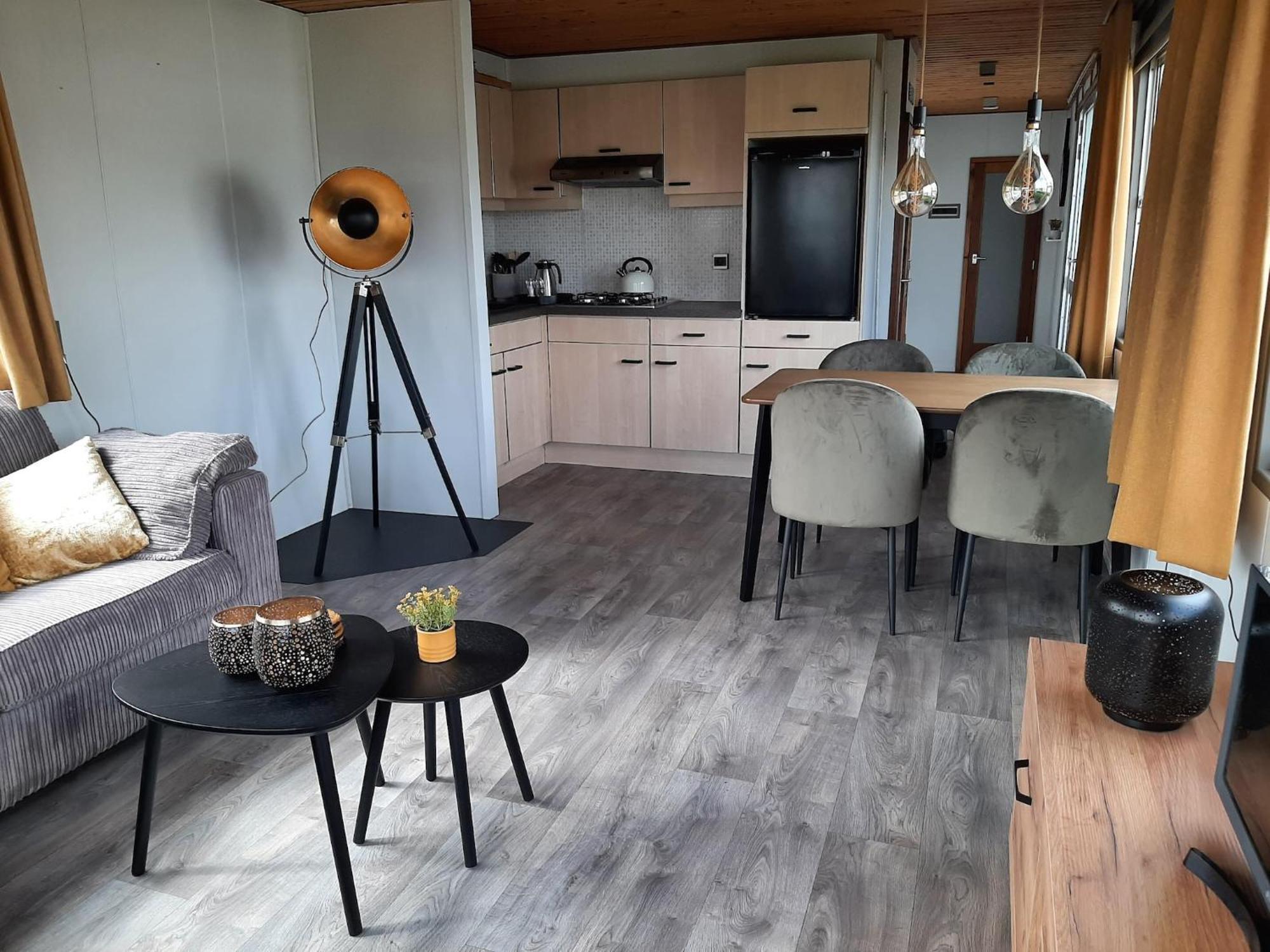 Cosy Holiday Home In Appelscha With Garden Bagian luar foto